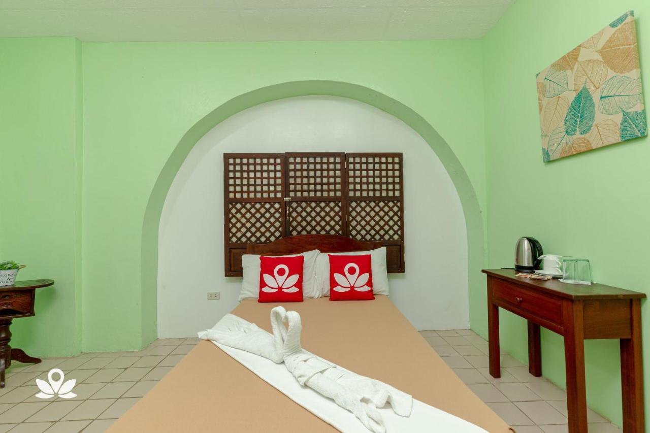Zen Rooms Calle Crisologo Vigan Kültér fotó