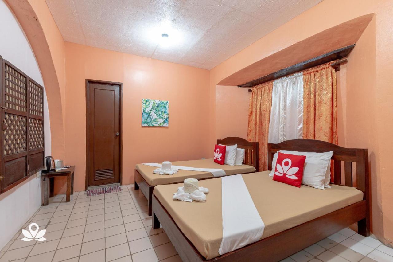 Zen Rooms Calle Crisologo Vigan Kültér fotó