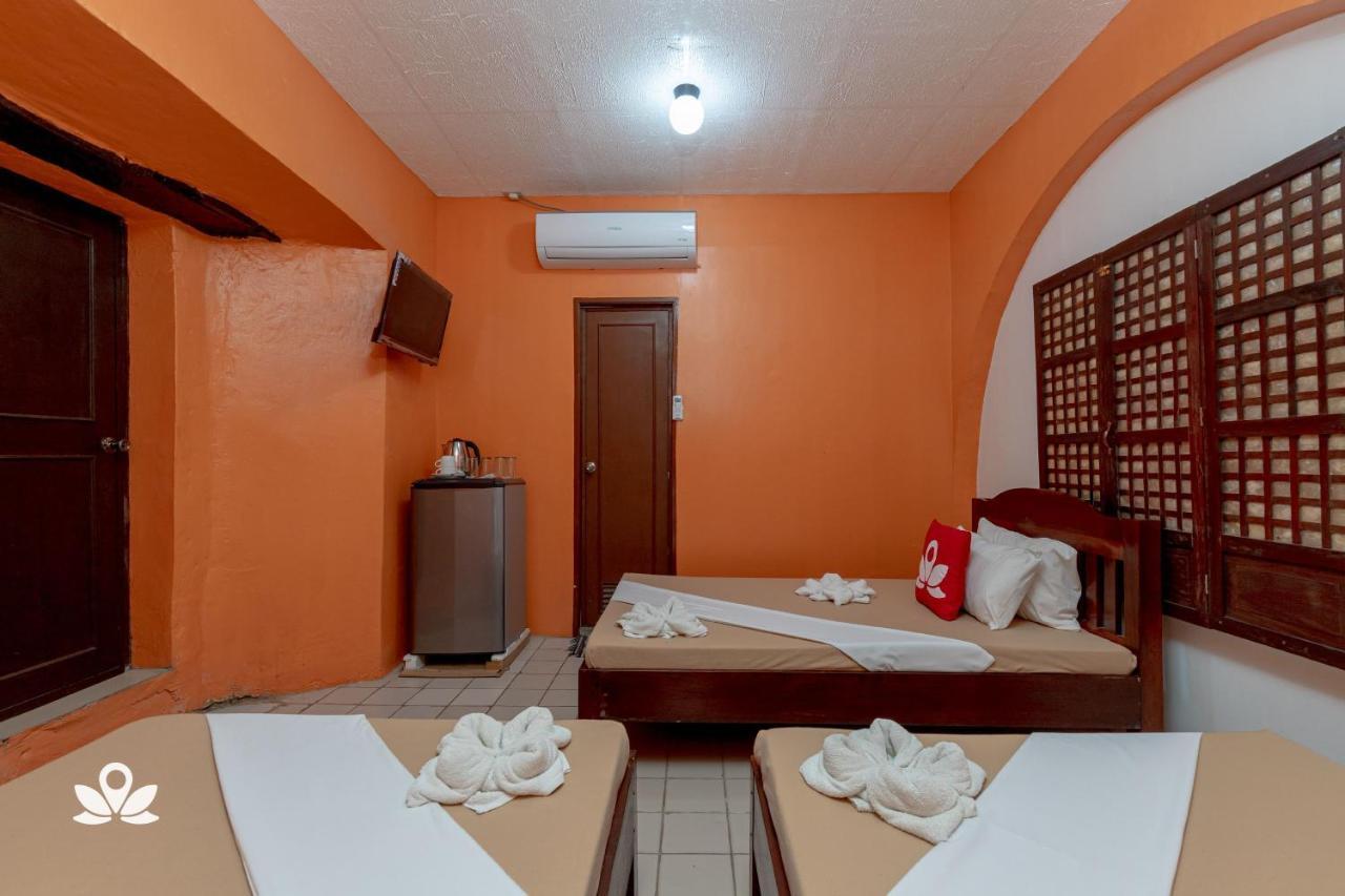 Zen Rooms Calle Crisologo Vigan Kültér fotó